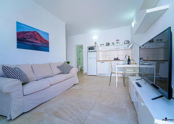 Apartamento Anjomacar B *