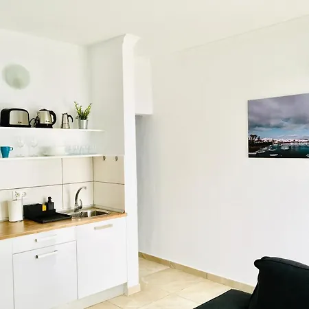 Anjomacar B * تيغيسي