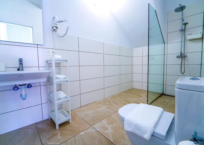 Appartement Anjomacar B