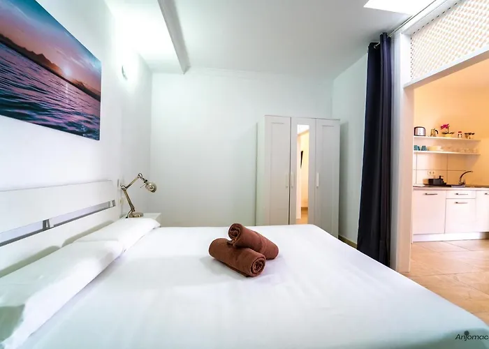 Appartement Anjomacar B